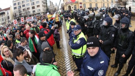 Бизнесът се разграничи от партиите, подкрепили вчерашния протест 