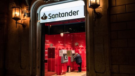 Печалбата на Santander надмина прогнозите, подкрепена от високите лихви в Европа