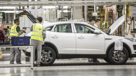 Продажбите на Jaguar Land Rover в Китай започват постепенно да се възстановяват