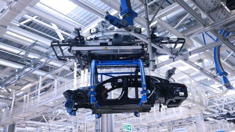 Mercedes сигнализира, че е отворен към военния сектор