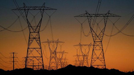 И мрежовите оператори ще бъдат компенсирани заради скъпия ток