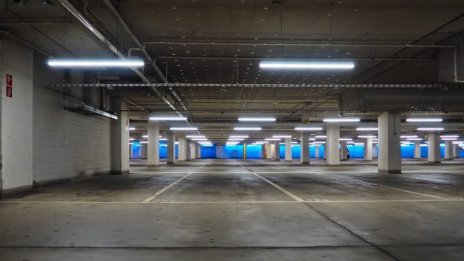 Столична община въвежда безплатни буферни паркинги заради мръсния въздух