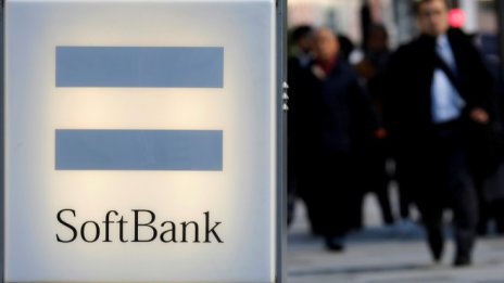 Главният финансов директор на SoftBank се оттегля изненадващо