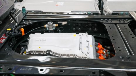 Американските компании за батерии се насочват към сделки в чужбина