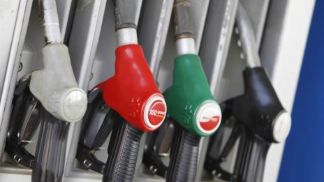 Икономисти: Заради скъпото гориво няма да се усети планираното увеличение на доходите