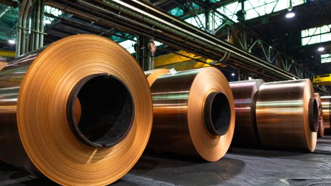 Цената на медта достигна нов връх заради смущения в доставките