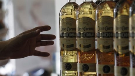 Diageo спря рекламите си в Snapchat