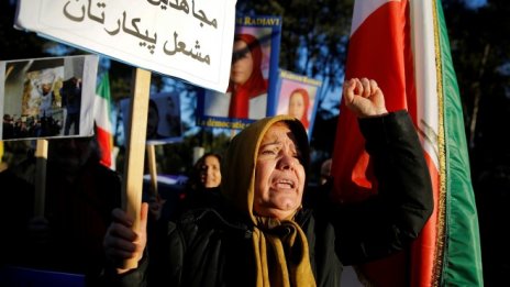 Ирански министър обеща правителството да се вслуша в исканията на протестиращите