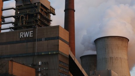 Руският магнат Михаил Фридман купува производството на петрол и газ на RWE