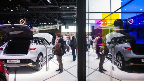 Renault ще увеличава възвръщаемостта с план за разделяне на бизнеса си