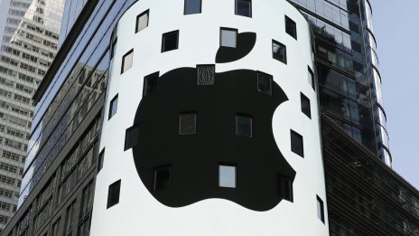 Защо Apple се оказа "спокоен пристан", докато Big Tech се срива на борсата