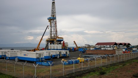 Цените на петрола падат след атаката на Иран над Израел*