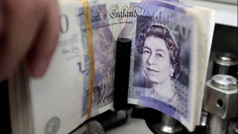 Подемът при паунда ще изгуби инерция до края на 2017 г., прогнозират експерти