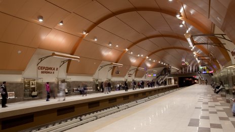 Около 350 хил. души пътуват с метрото в София всеки ден