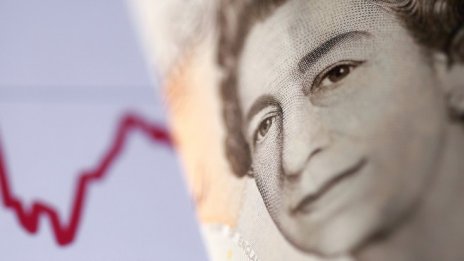 Паундът с нов сериозен спад