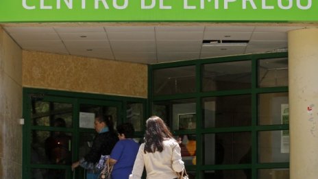 Безработицата в държавите от ОИСР се запазва на ниво от 8% през май