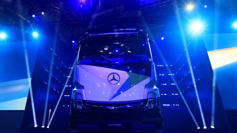 Преразглеждането на климатичните цели в САЩ удря европейските производители на камиони