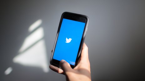 Хедж фондът Elliott Management е продал дела си в Twitter