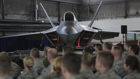 Не само Тръмп планира да увеличи военния си бюджет