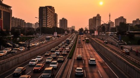 Американски регулатори искат колите да могат да си "говорят"