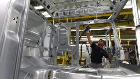 Индустриалното производство в еврозоната се понижава с 0,1% на месечна база