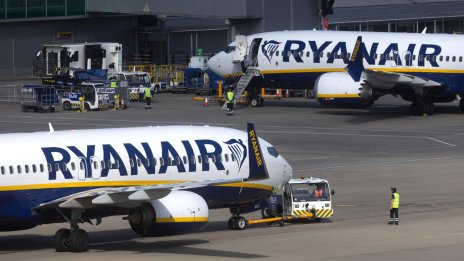 Ryanair поведе борба срещу ограниченията за цените на билетите ѝ в Европа