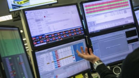 Повечето борси в Азия са на зелено в очакване на резултатите от изборите в САЩ