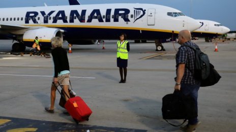 След казуса с Ryanair евродепутатите призовават за по-добра защита на пътниците