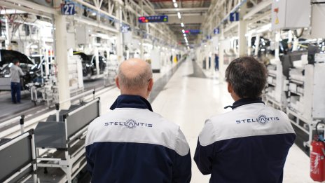 Stellantis преговаря с италиански доставчик за покупката на заводи в Бразилия и Полша