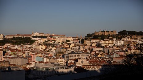 ЕК подготвя пътя за ограничения на Airbnb и покупките на втори жилища