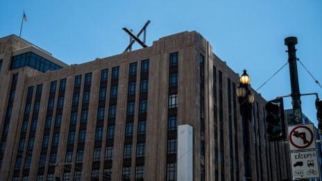 Социалната мрежа Х се е съгласила на медиация по искове на бивши служители