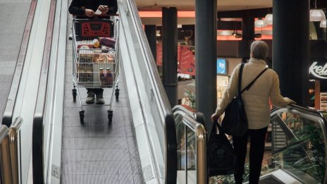 Очакванията на потребителите в еврозоната за инфлацията са на 3-годишно дъно