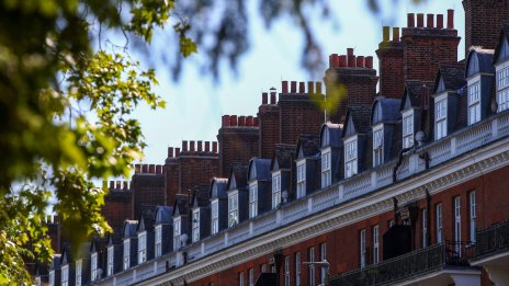 Сътресенията на британския ипотечен пазар може да повишат средните месечни вноски със 70% до март