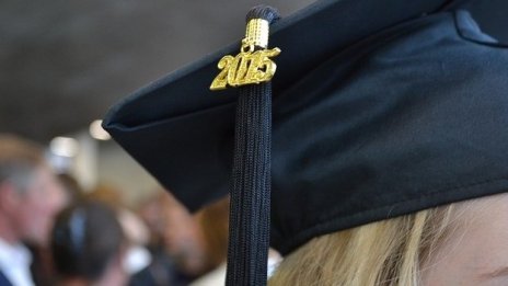 Държавата ще плаща таксите на студенти с договор с работодател за стаж