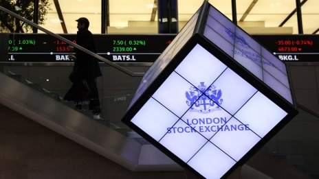 Листнатите на борсата в Лондон фирми намаляват с 25% за десетилетие