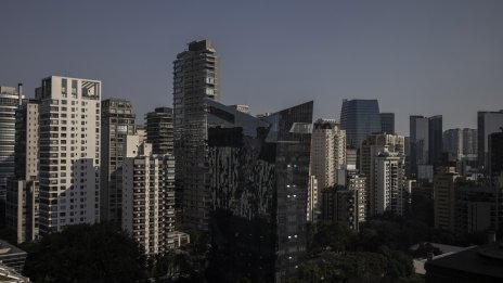 Мистериозна борсова активност роди нов милиардер в Бразилия