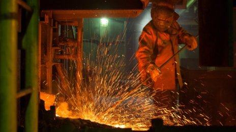 Цената на никела в Лондон се срина с 15% до лимита