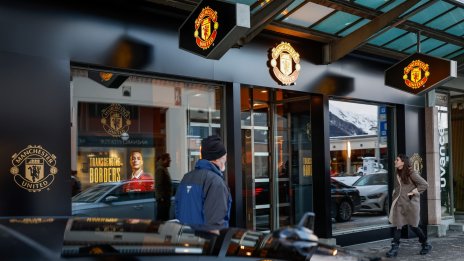 Юнайтед може да постави световен рекорд с продажбата си 