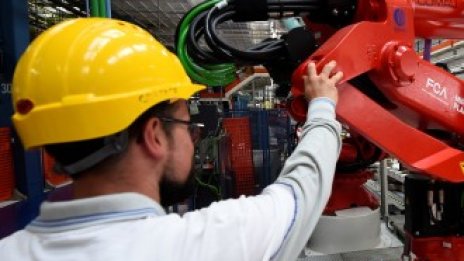 Индустриалното производство в еврозоната намалява повече от очакваното през юли