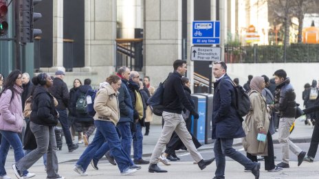 Частният сектор в еврозоната е близо до стагнация поради световната несигурност