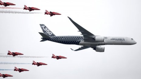 Boeing и Airbus обявиха мащабни поръчки в първия ден от авиошоуто на Фарнбъроу*