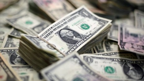 Разходите на САЩ по дълга са напът да изпреварят тези за отбрана