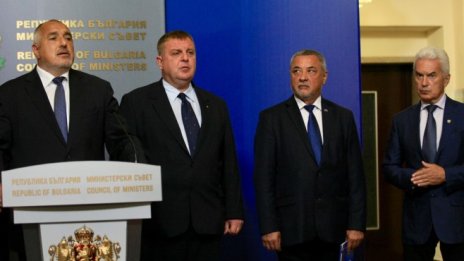 Премиерът обяви наследниците на тримата министри, подали оставки