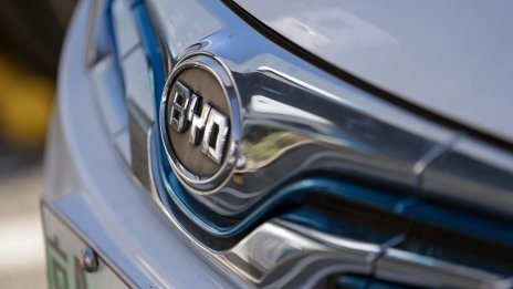 Китай не може да ограничи електромобилните субсидии, които и без това не плаща