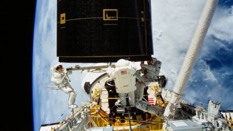 NASA ще строи апарат за ремонт на спътници на ниска орбита