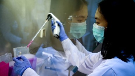 Българи изобретиха калкулатор Covid-19 за изчисляване риска от заразяване 