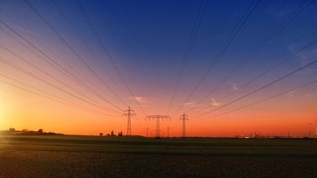 НС одобри на първо четене пренасянето на търговците на свободния пазар на ток