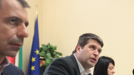 Над 3% от базата данни на НАП циркулират свободно*