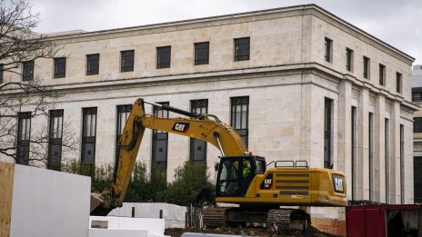 Нито една от лихвените опции пред Фед не е оптимална