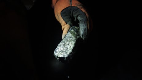 Китай преобърна с краката нагоре пазара на стратегически важни суровини